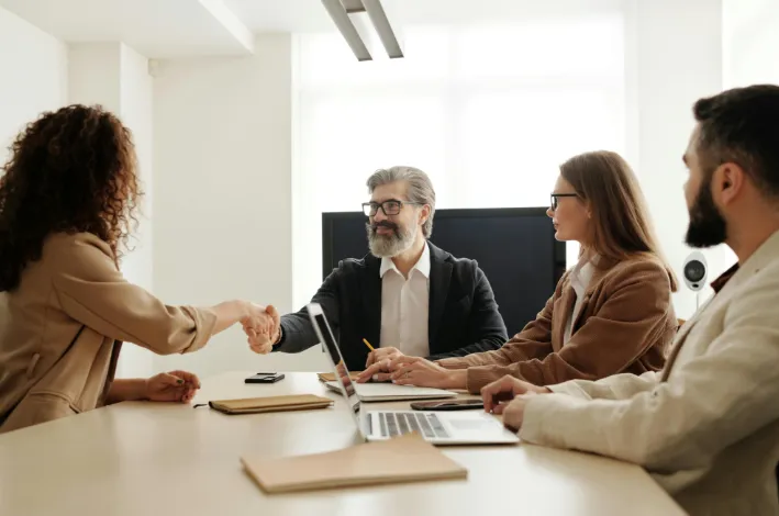Sourcing Agent vs. Einkaufsagent: Definieren der modernen Lieferkette